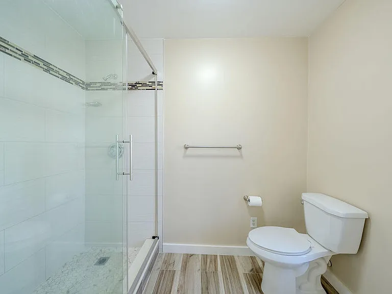 651 SE Degan Dr — Photo 24