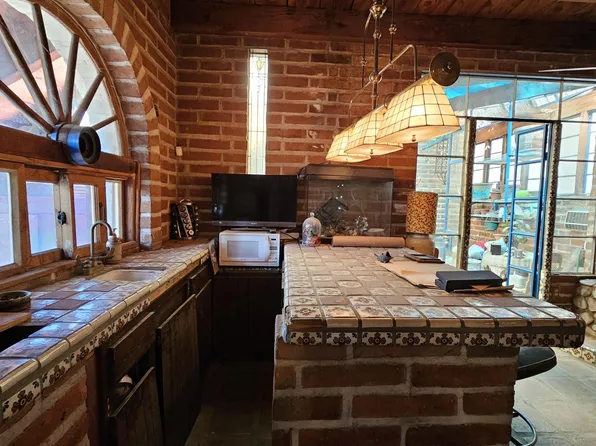 2401 E Mitchell St, Tucson, AZ 85719