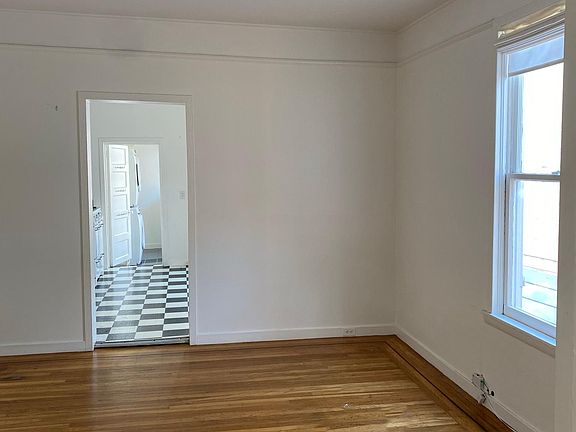 4th image of 317 Lexington St
