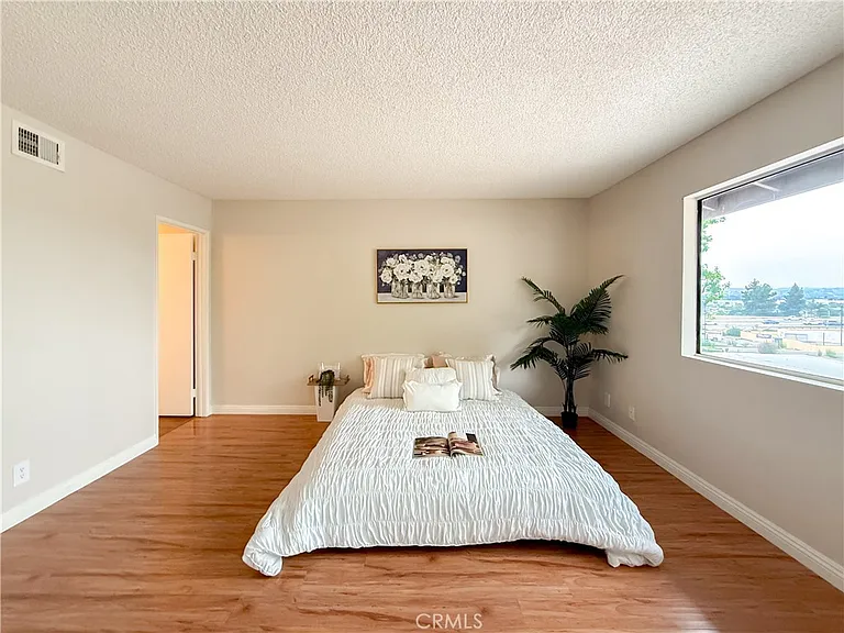 1034 Romney Dr — Photo 24