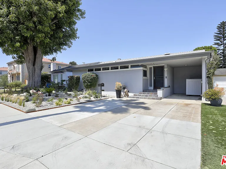 2672 Veteran Ave — Photo 2