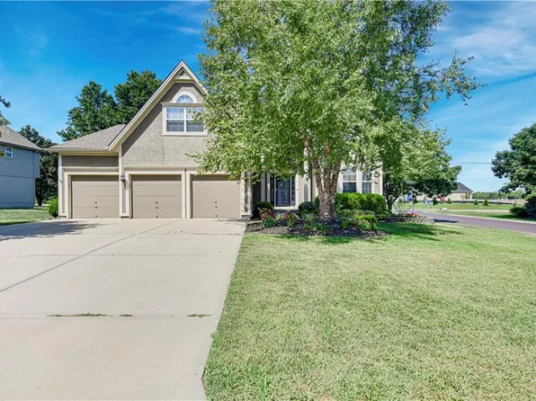 19480 W 207th Ter, Spring Hill, KS 66083