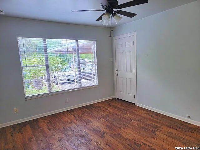 2 bed, 1.0 bath, 1376 sqft, $880 — Photo 2