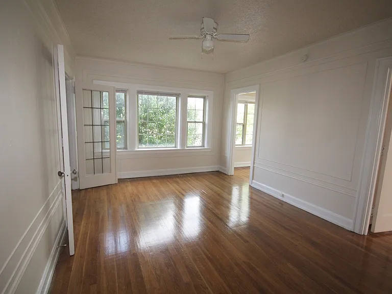 1 & 2 Bedroom Apartments in Downtown Indianapolis - Meridian Plaza Awaits You! — Photo 5