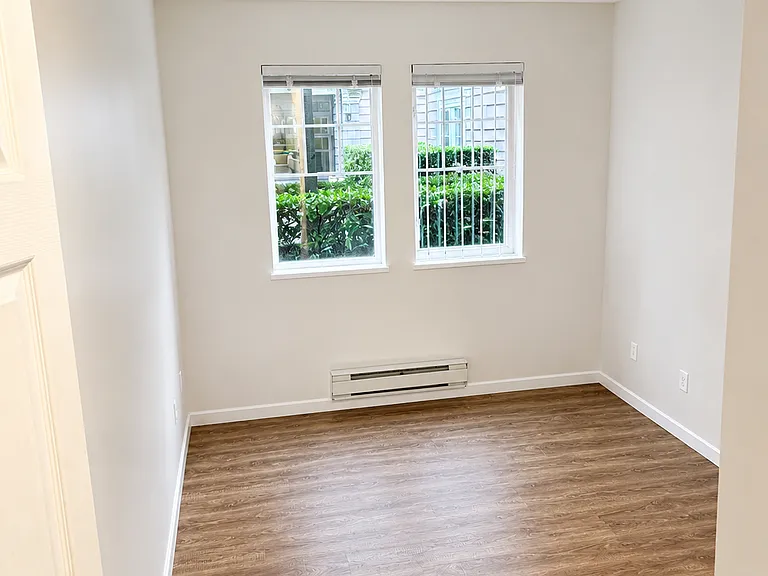1190 Eastwood St #115 — Photo 3