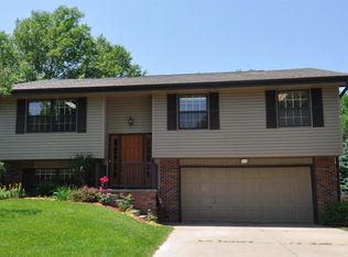 613 Stagecoach Ave, Hickman, NE 68372