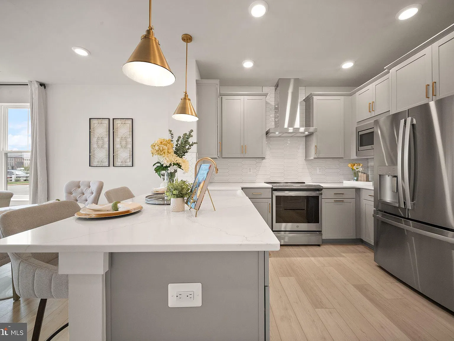 3 bed, 2.5 bath, 1684 sqft, $3,500 — Photo 4