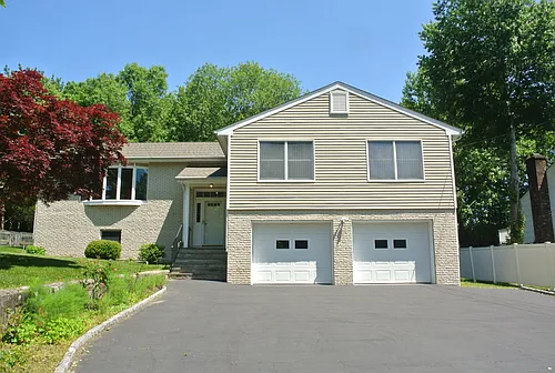 302 Westwood Rd Photo 1