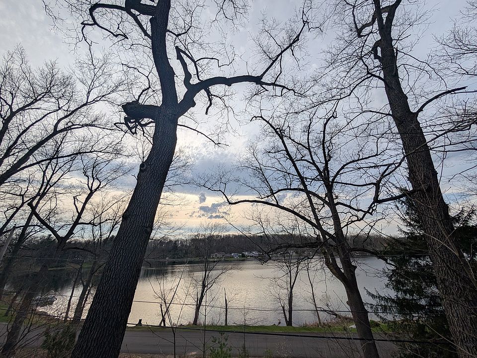 1st image of 6296 Lakeview Dr