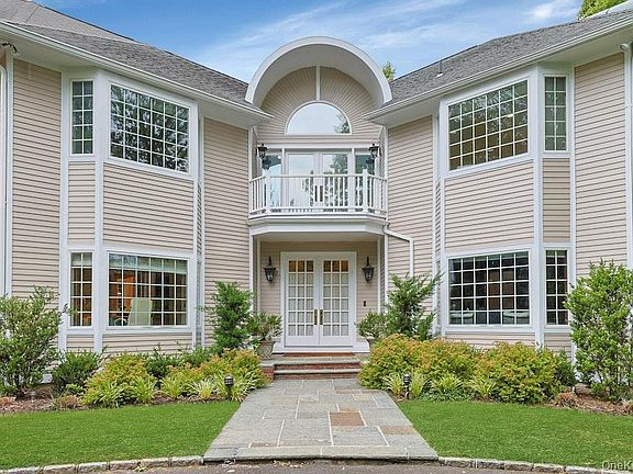 3rd image of 9 Old Woods Drive