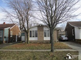 906 Maple Blvd, Monroe, MI 48162