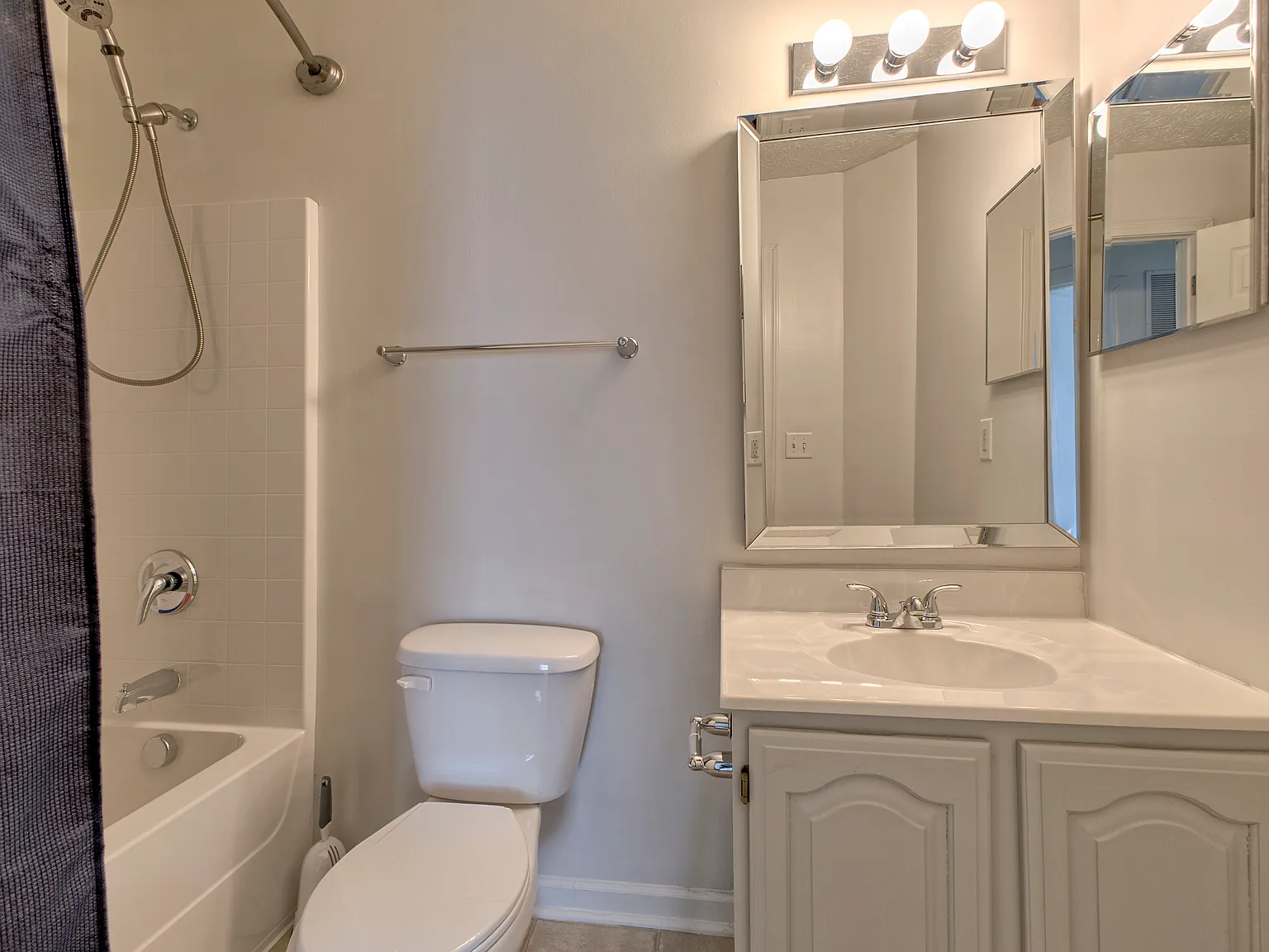 3 bed, 2.5 bath, 1344 sqft, $2,700 — Photo 4