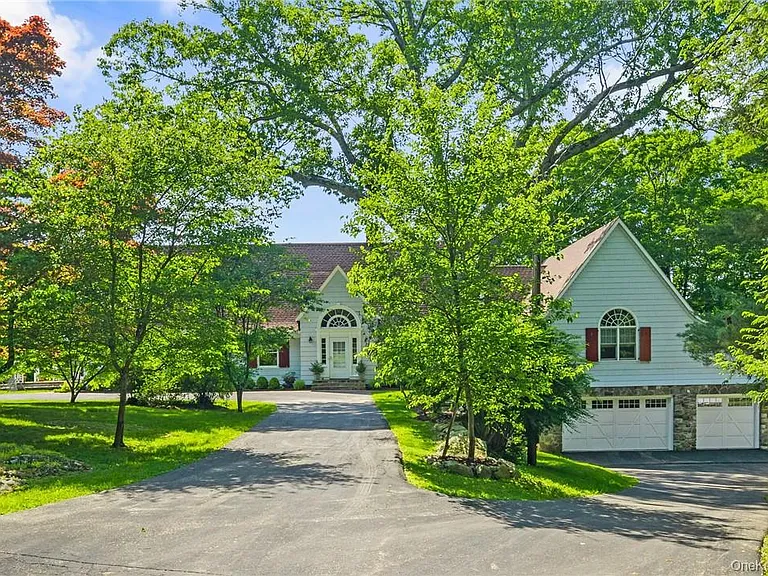 220 Croton Ave — Photo 34