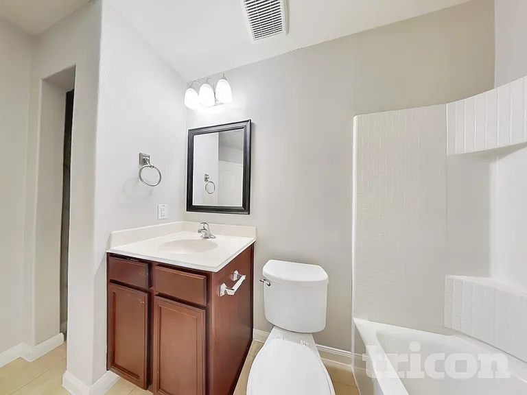 22719 Klingamans Way — Photo 13
