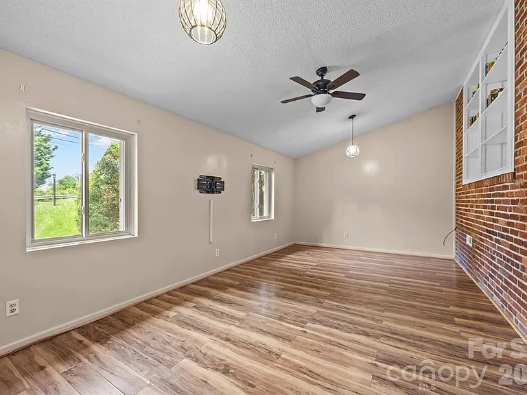 2 Enka Orchard St — Photo 22