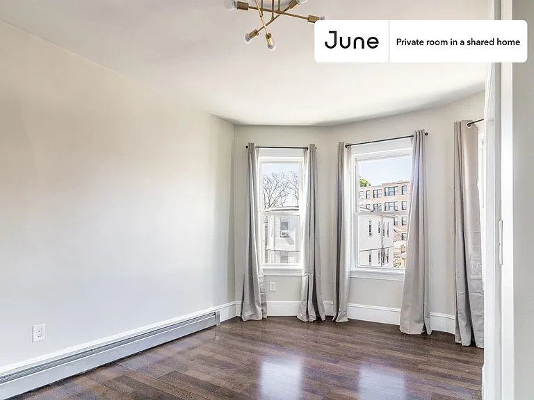 16 Glenway St #B — Photo 4