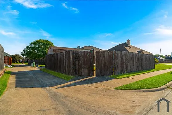 1620 Mercury Pl — Photo 40
