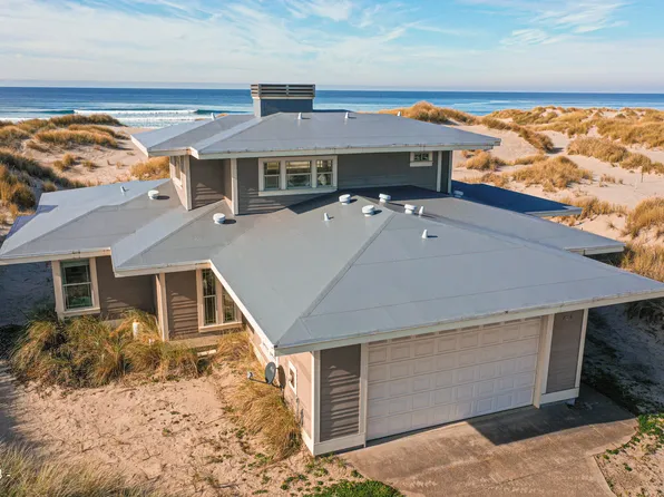 226 NW Oceania Dr, Waldport, OR 97394