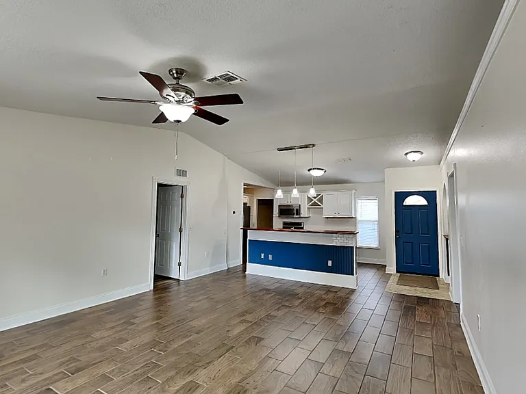3512 Stonefield Dr — Photo 3