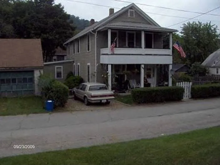 316 Orchard St photo 1