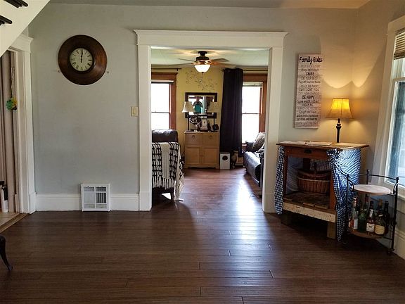 4th image of 120 NE 8th St
