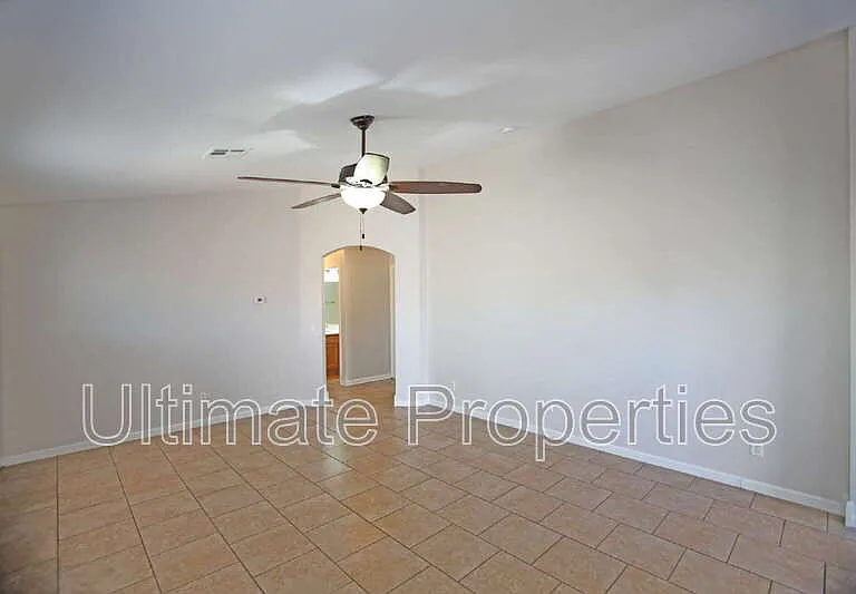 23774 W Desert Bloom St — Photo 3