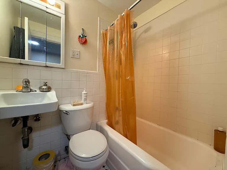 25 Inman St #2 — Photo 10