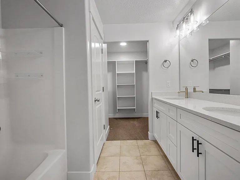 2049 N 3930 W — Photo 5