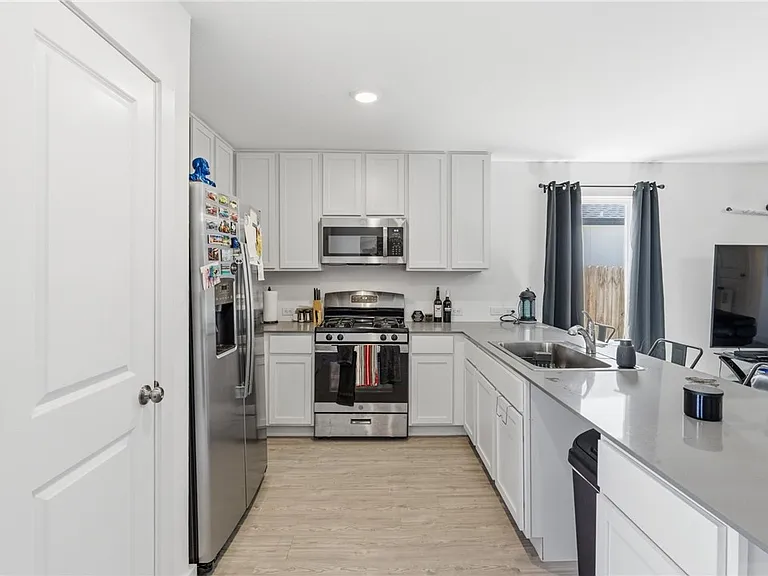 2706 Lannister Ln — Photo 11