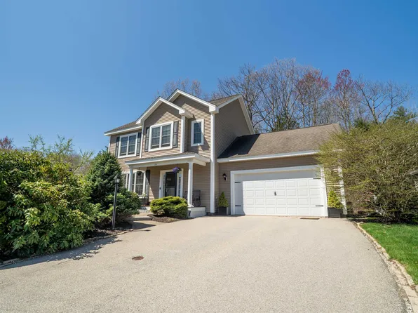 28 Blueberry Drive, Manchester, NH 03102