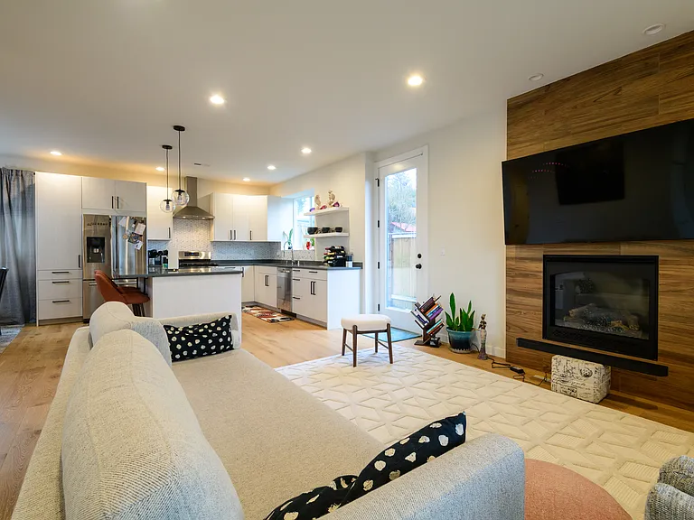 14431 32nd Ln S — Photo 4