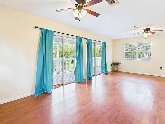 12th image of 117 Davis Dr