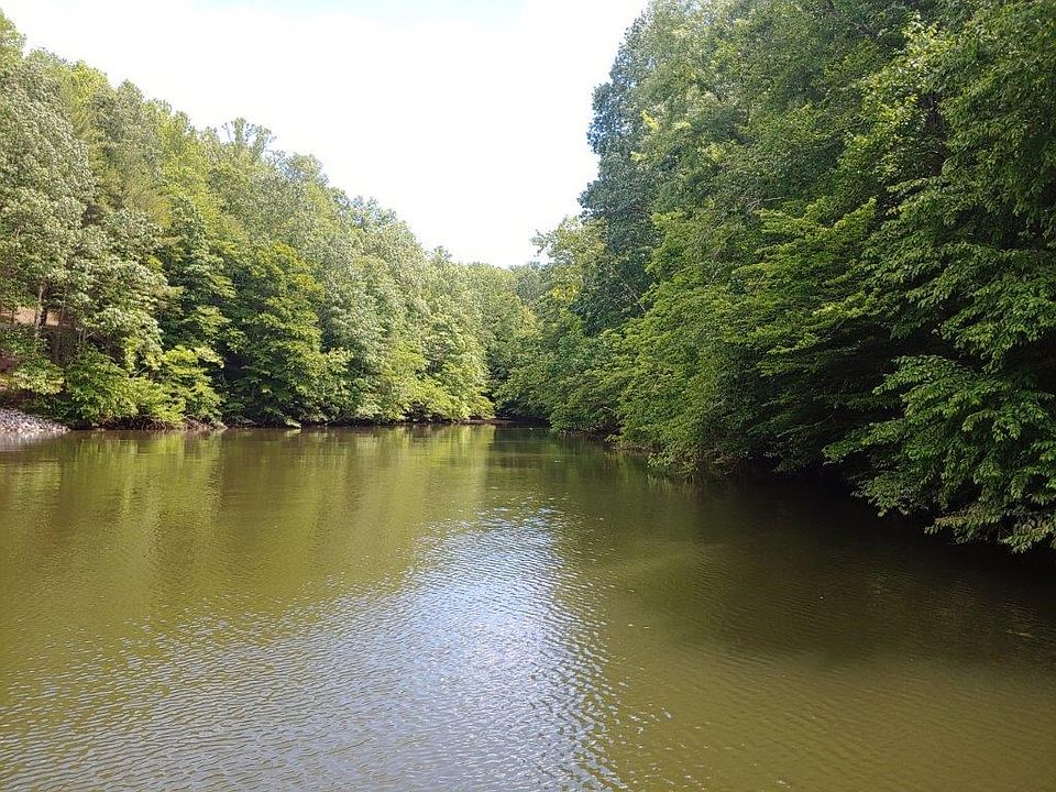 1st image of Lakemount Dr