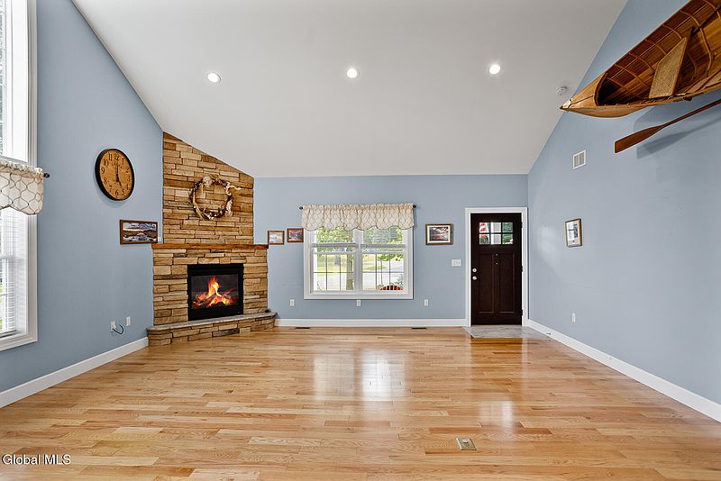 5th image of 12 Stillwood Lane