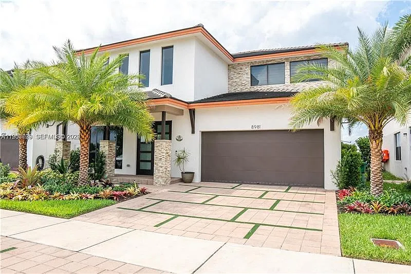 4 bed, 2847 sqft, $6,500 — Photo 1
