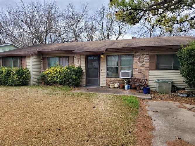 1st image of 912 Glynn Oaks Dr