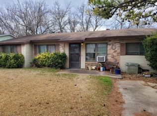 912 Glynn Oaks Dr, Arlington, TX 76010