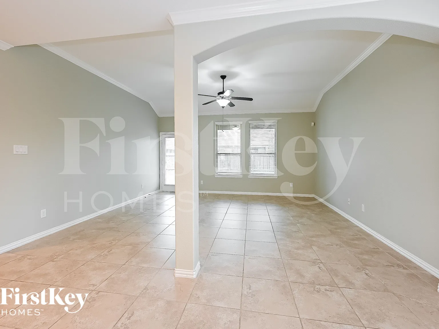 4 bed, 2.5 bath, 2376 sqft, $2,715 — Photo 3