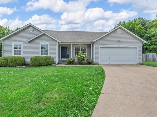 995 Sunset Farms Ct, Saint Charles, MO 63304