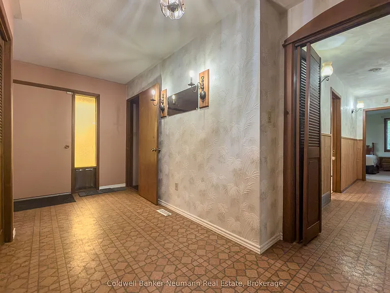 4711 Watson Rd S — Photo 6