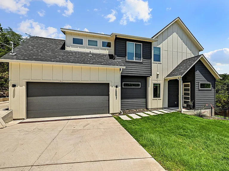 2603 Nocona Trl — Photo 1