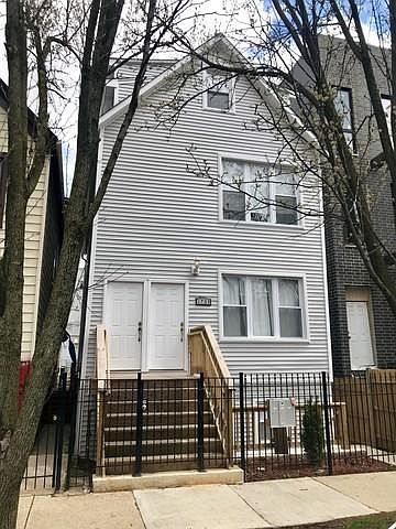 1st image of 1733 N Artesian Ave APT 2