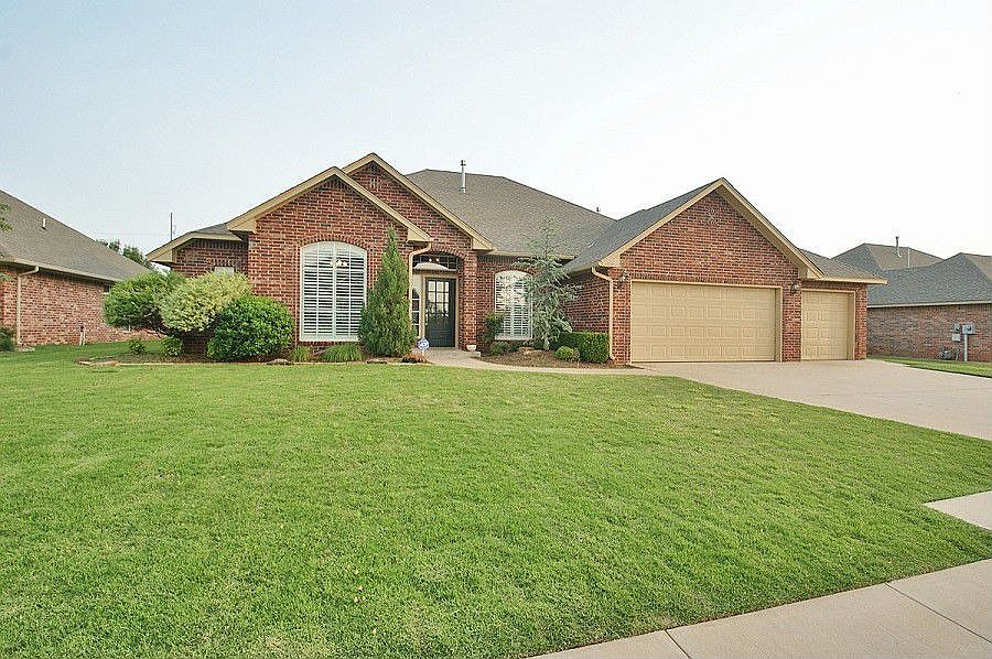 1st image of 2516 Brenton Dr