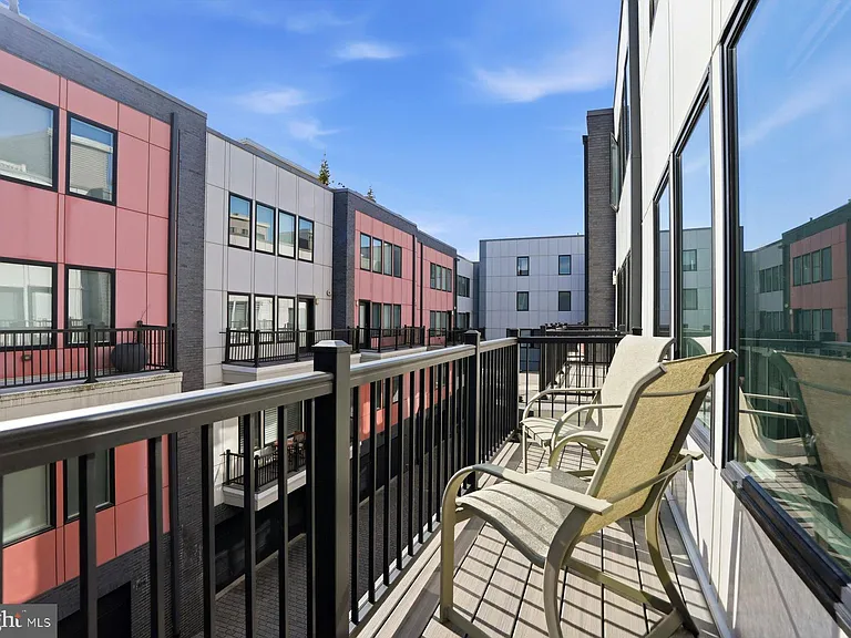 611 N Galloway St — Photo 24