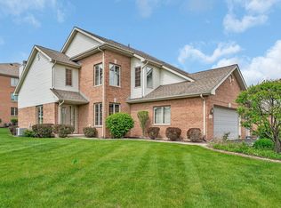 6725 Pondview Dr, Tinley Park, IL 60477