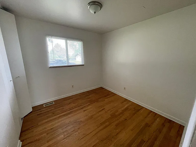 4600 Ludlow St — Photo 5
