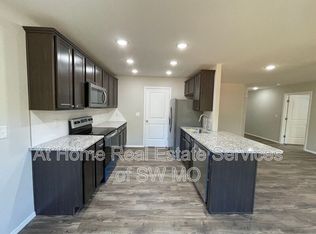 1904 S 15th Ave, Ozark, MO 65721