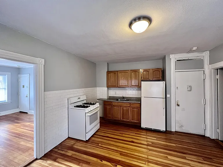 103 Gold St #44-2A — Photo 9