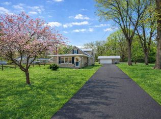 2844 W Glenlord Rd, Stevensville, MI