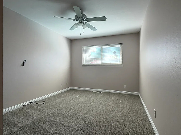 3695 Sanford St — Photo 48